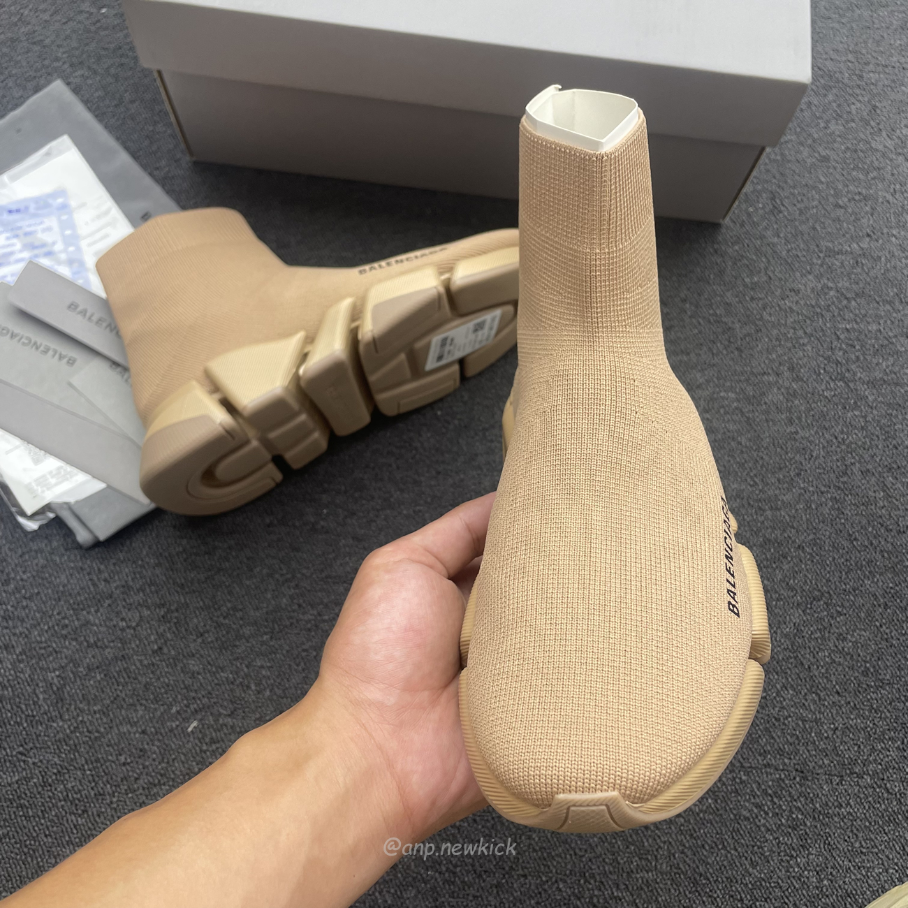 Balenciaga Speed 2.0 Beige Knit Sole Sock Sneakers (9) - newkick.app